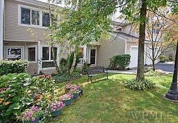 1st image of 121 Winchester Dr