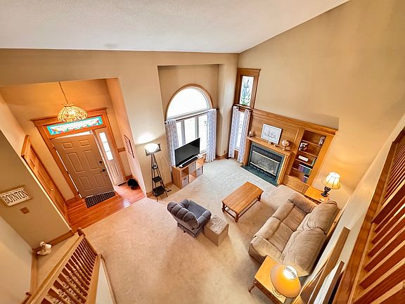 3rd image of 756 Marine Dr