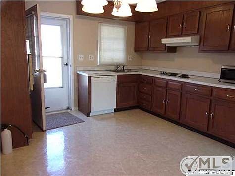 3rd image of 1256B Argyll Cir