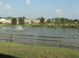 137 Raintree Xing, Hatfield, PA 19440