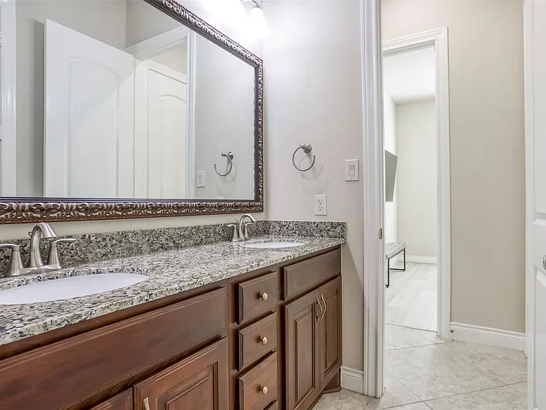 29114 Davenport Dr — Photo 35