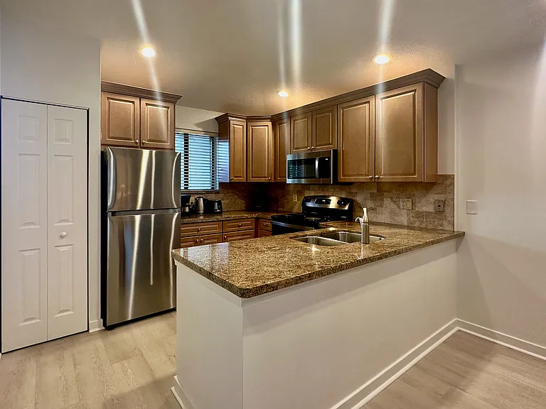402 Club Dr — Photo 4