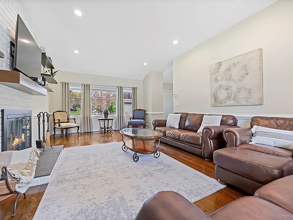 5th image of 24 Aspen Road