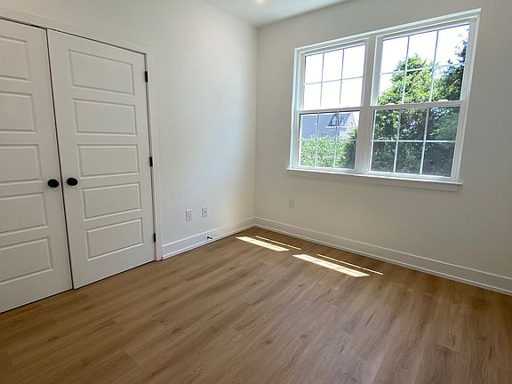 4th image of 4202 Fairmount Ave #2