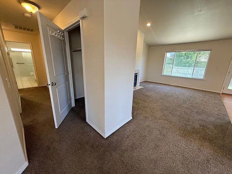 608 W 16th Ave — Photo 9