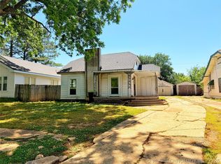821 N Bullitt St, Holdenville, OK 74848