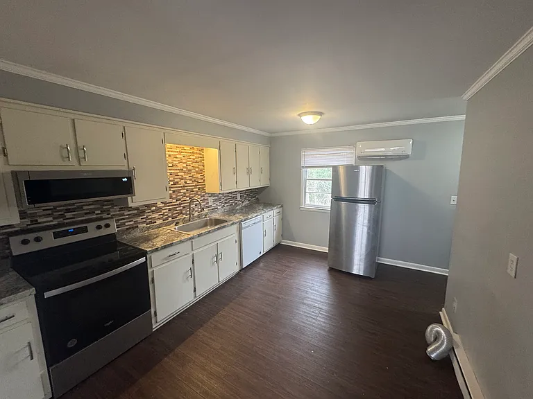 212 S Payne St — Photo 2
