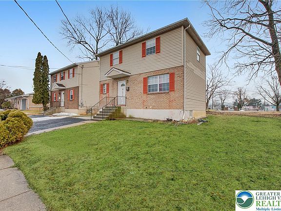 3rd image of 1030 Colorado St