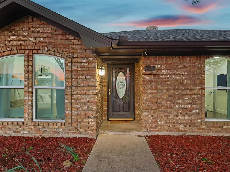 3322 Darby Ln — Photo 92