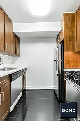 Rented by Bond New York | media 17