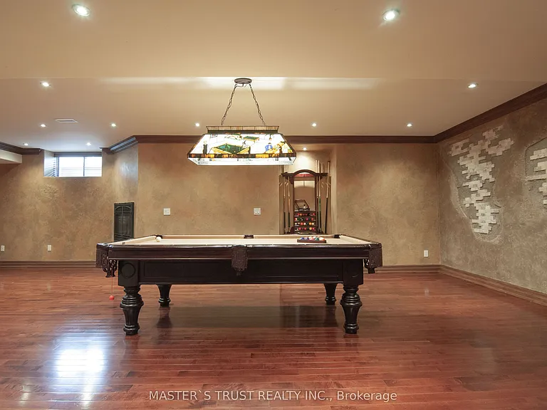 678 Saint Nicholas Ct — Photo 41