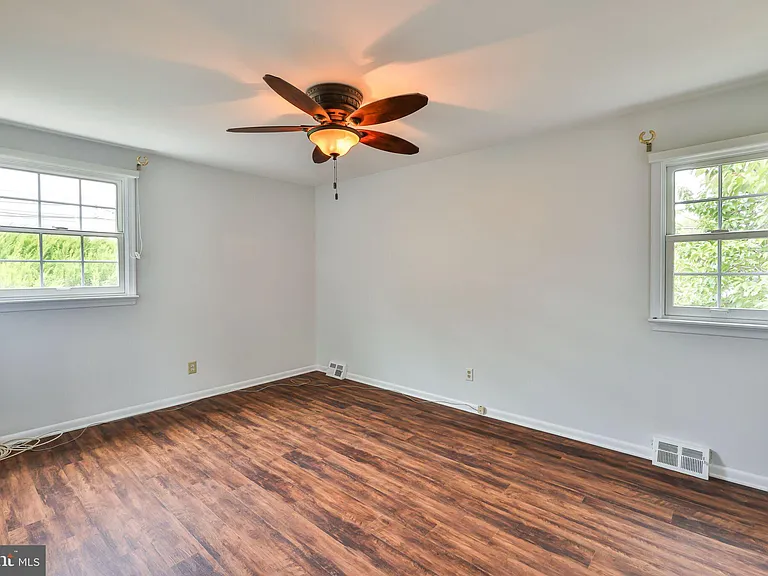 9898 Wistaria St — Photo 24