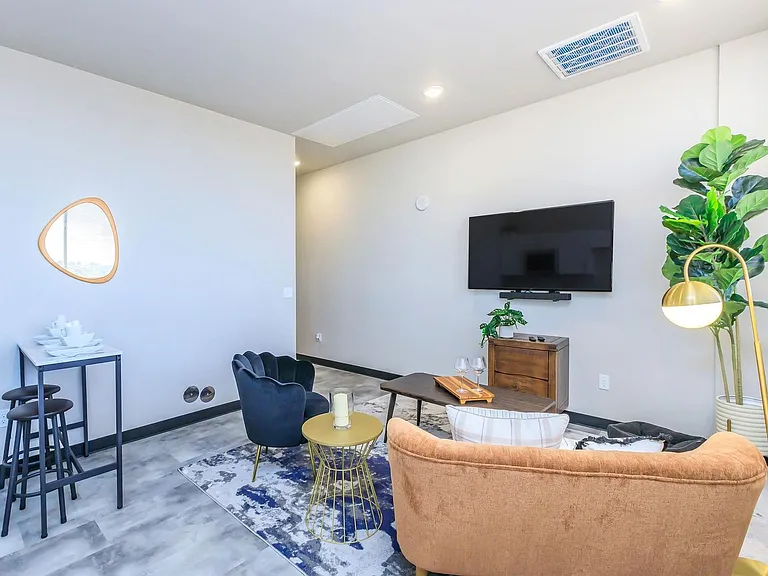 Metro Tower Lofts: Availability Now — Photo 22
