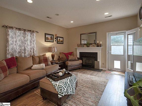 4th image of 12 Glen Willow Ct