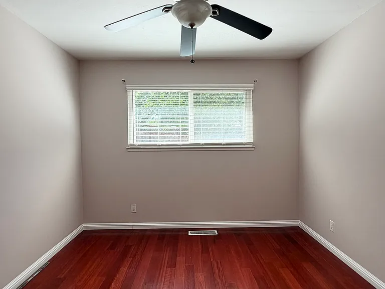 3695 Sanford St — Photo 53