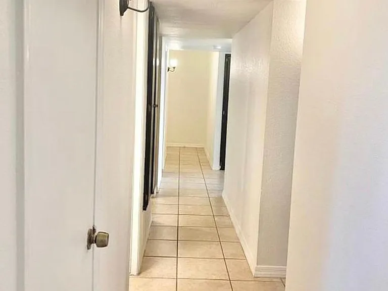 120 S San Jose Dr — Photo 4