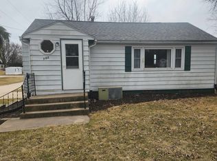 302 Buffalo St, Strawberry Point, IA 52076