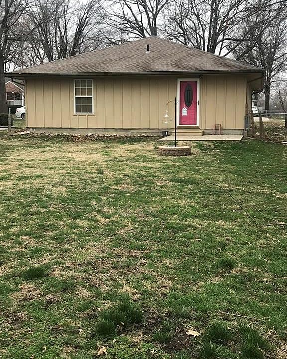 2nd image of 412 SW 16th St