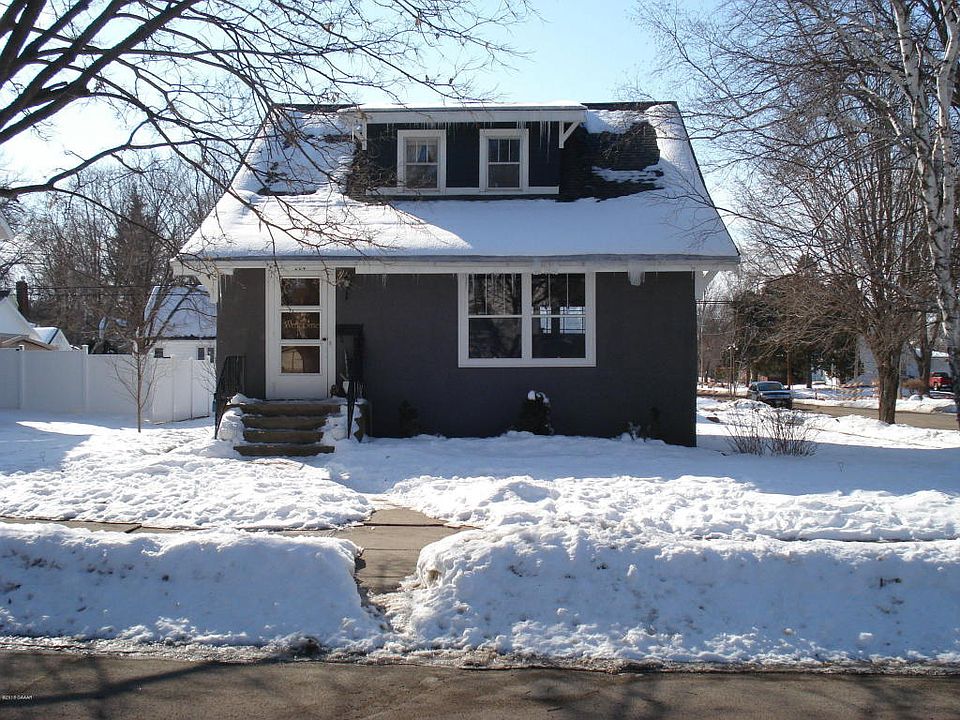 1st image of 204 2nd Ave SE