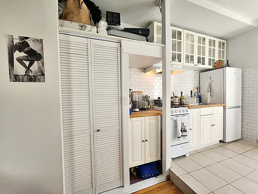 Rented by Compass | media 27