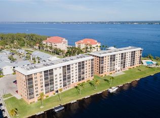 4260 SE 20th Pl APT 401, Cape Coral, FL 33904