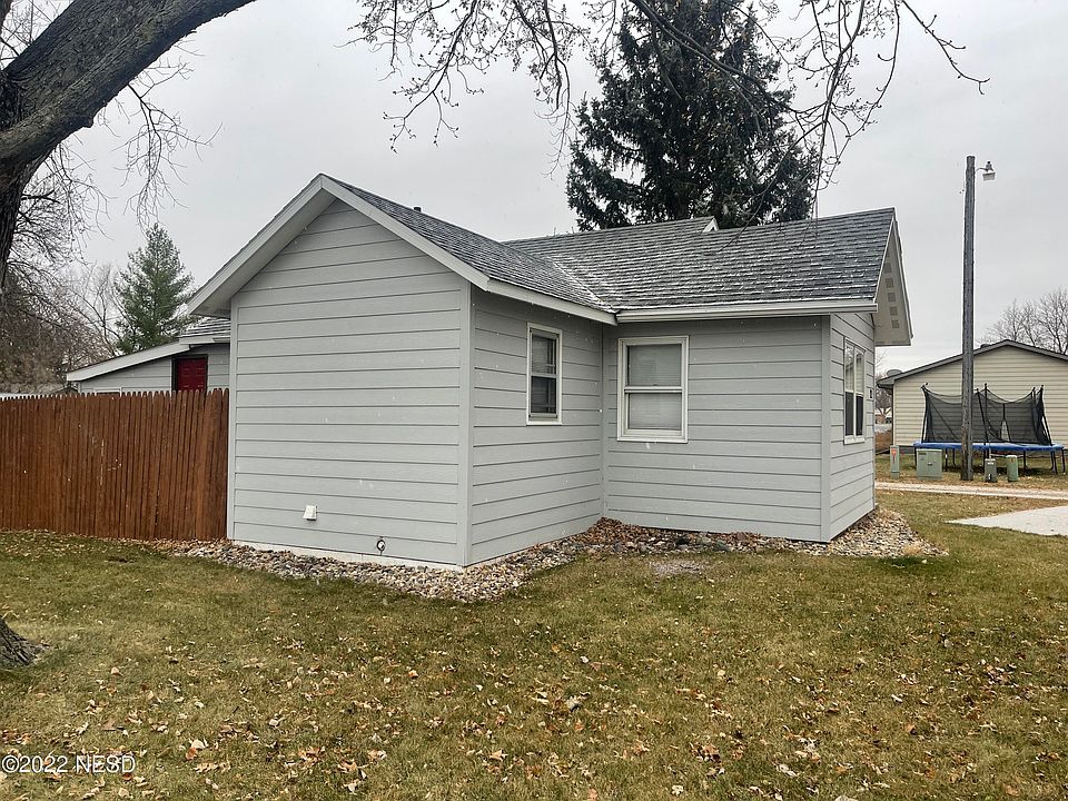 12 13th St NW, Watertown, SD 57201 Zillow
