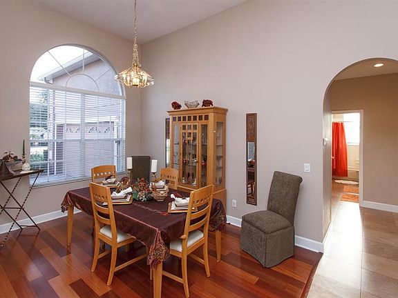 3rd image of 1131 English Garden Ln
