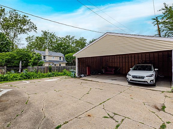3rd image of 4615 Kingman Blvd
