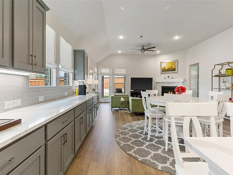 3908 Starlight Creek Dr — Photo 6