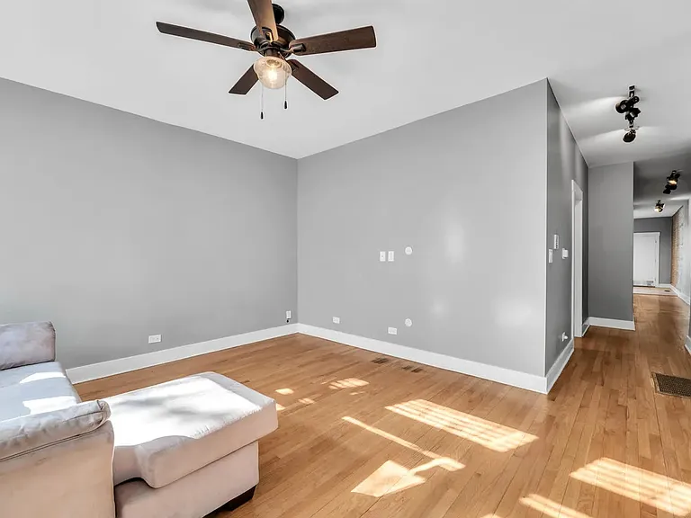 3208 W Wabansia Ave #2E — Photo 2