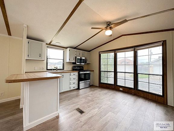 2nd image of 167 Willow Cir