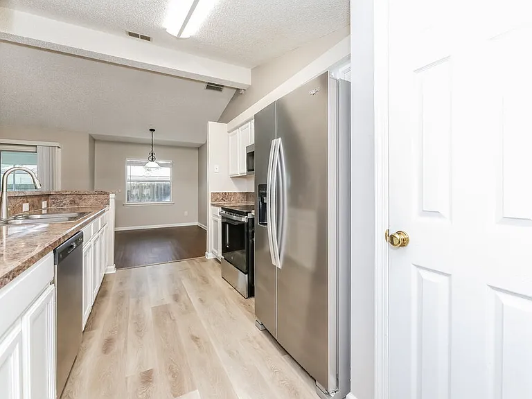1336 Marsh Grass Ct — Photo 7