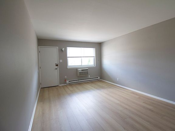 4th image of 714 White Horse Pike APT 4