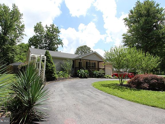 4th image of 25870 Stefanie Ln