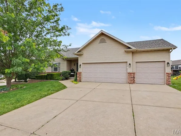810 Kevin Dr, Wentzville, MO 63385