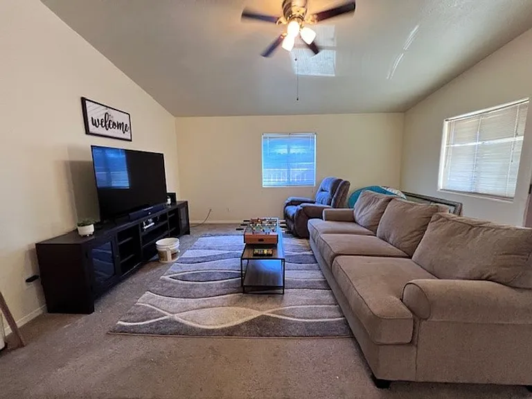 335 Riverwood Ln — Photo 4