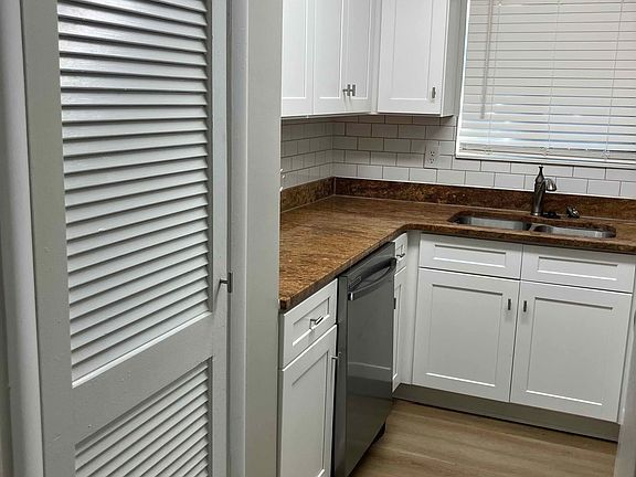 3rd image of 125 King Edward Way