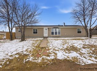 621 Sunridge Dr, Cheyenne, WY 82007