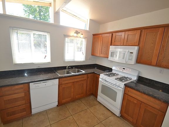 3rd image of 604 Mayfair Dr