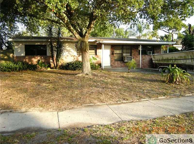 2nd image of 917 SW 22nd Ter