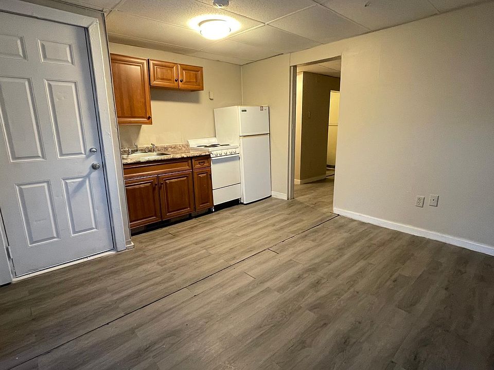 2nd image of 99 Main St APT 4