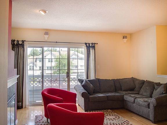 3rd image of 5105 Castle Harbor Way