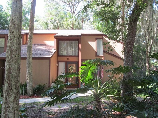 1st image of 16 Broadmore Cir