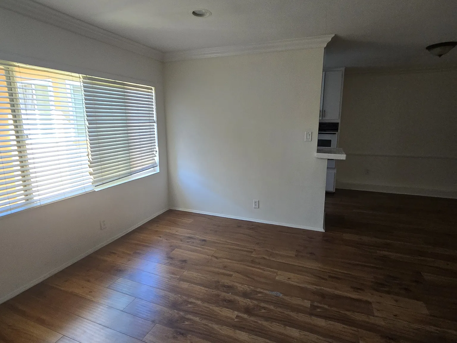 2 bed, 1000 sqft, $2,350 — Photo 3