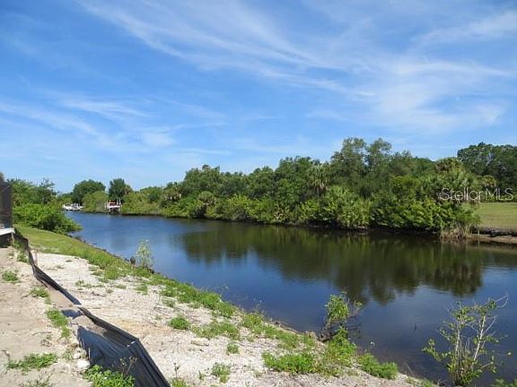 5th image of 17412 Gulfspray Cir