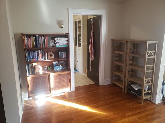 5th image of 6817 Kingsbury Blvd #2W