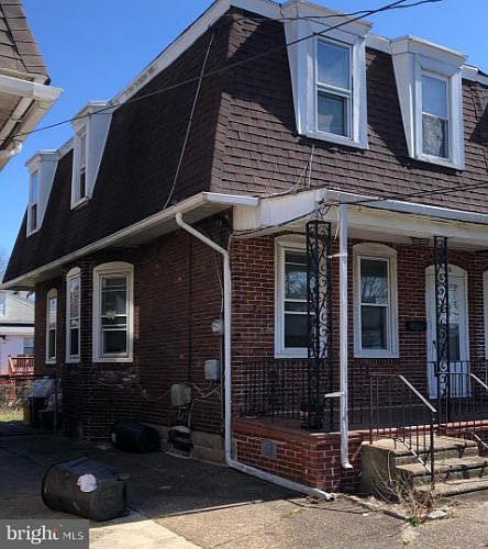 2nd image of 216 Maple Ave