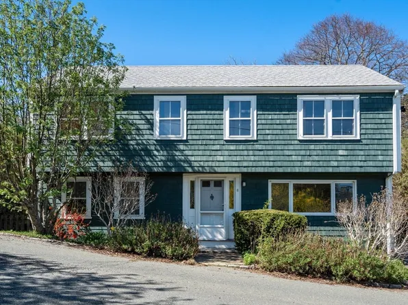 6 Highland St, Rockport, MA 01966