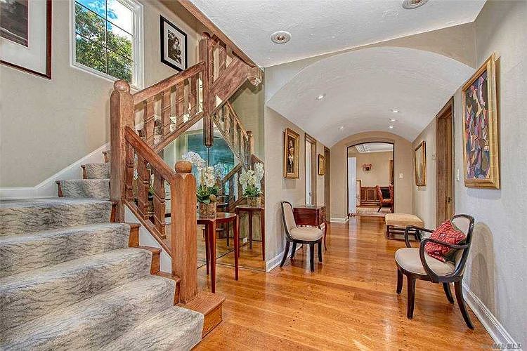 19 Lawrence Ln, Harrison, NY 10528 | Zillow