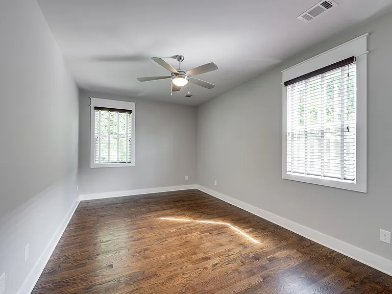 700A Eastland Ct — Photo 16
